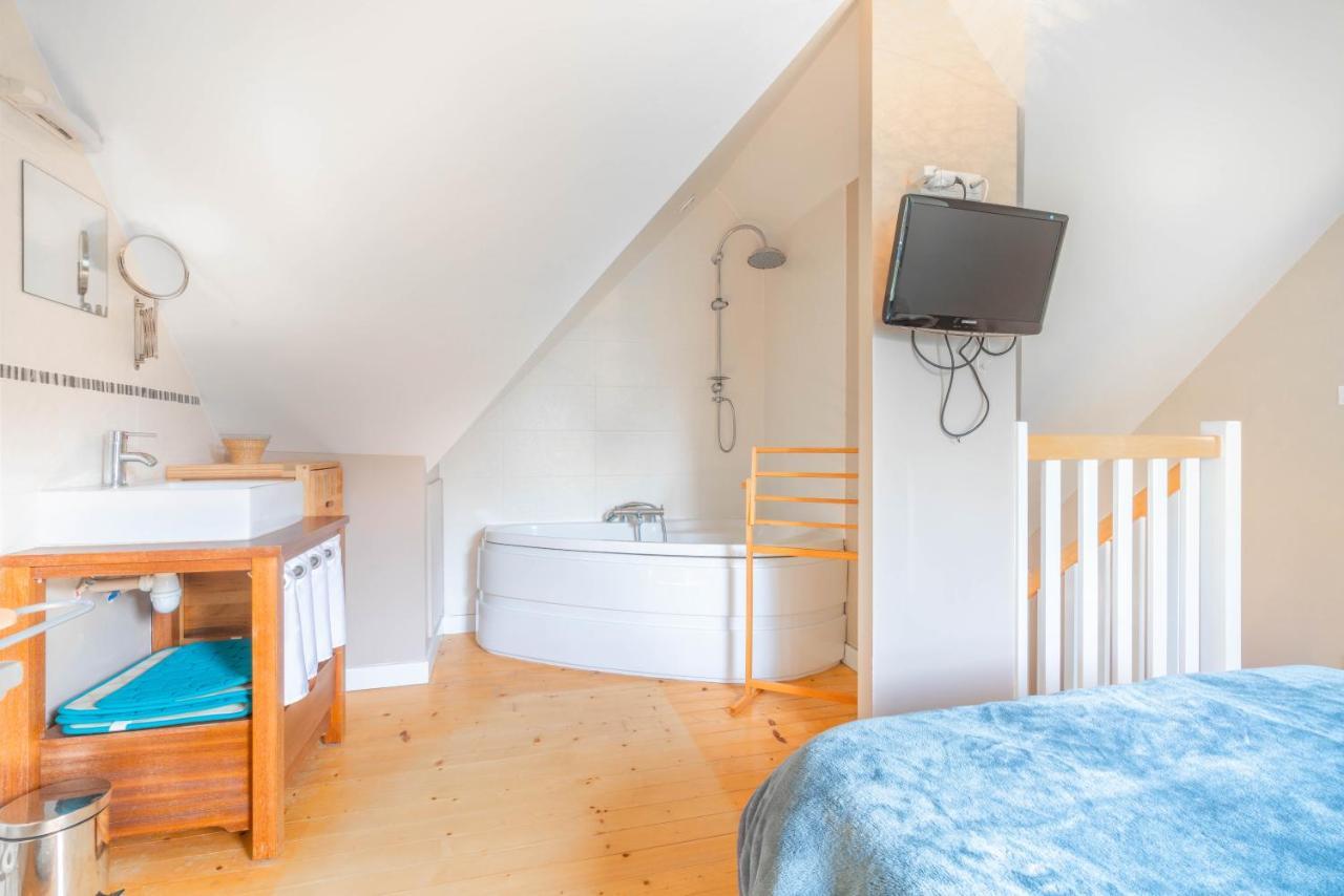 Cottages A Proximite De La Plage ดีนาร์ ภายนอก รูปภาพ