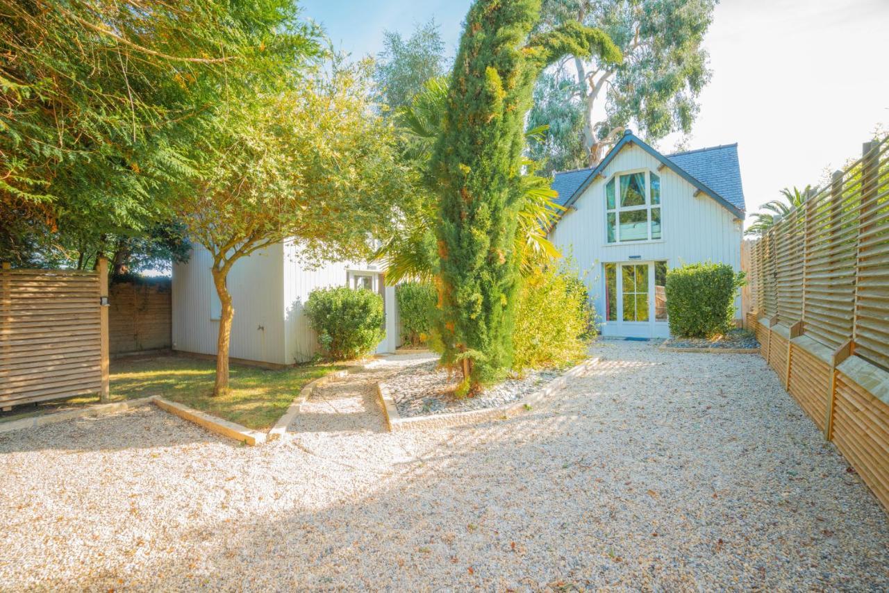 Cottages A Proximite De La Plage ดีนาร์ ภายนอก รูปภาพ